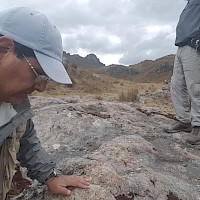 Ever Marquez examines brecciated decalcified limestones with carbonates, Fe, Mn oxides and greyish sulfides.