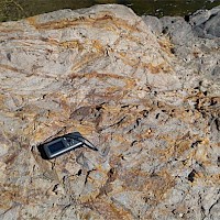 Intense stockworks with limonites in weathered porphyry